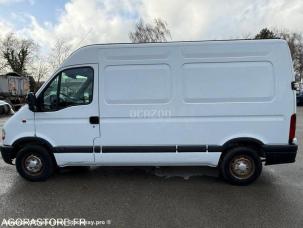 Fourgon avec parois et toit rigide Renault Master