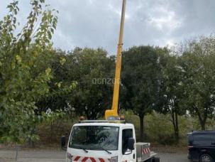 Nacelle Nissan Cabstar