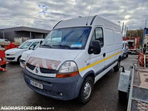 Fourgon avec parois et toit rigide Renault Master