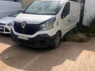 Fourgon avec parois et toit rigide Renault Trafic