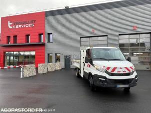 Benne basculante de chantier et de TP Iveco 35C14