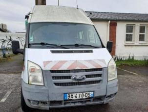 Fourgon avec parois et toit rigide Ford Transit
