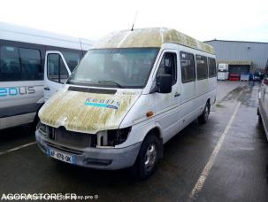 Fourgon avec parois et toit rigide Mercedes Sprinter