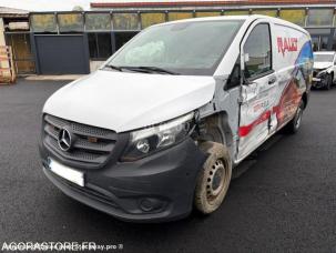 Fourgon avec parois et toit rigide Mercedes Vito
