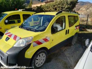 Fourgon avec parois et toit rigide Peugeot Bipper