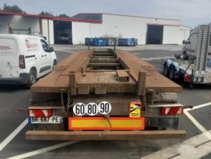 Fourgon bâché avec parois rigides Castera