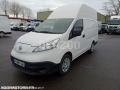 Fourgon avec parois et toit rigide Nissan NV200