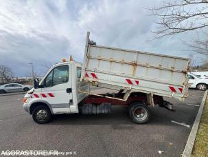 Benne basculante de chantier et de TP Iveco 35C9