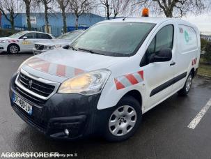 Fourgon avec parois et toit rigide Peugeot Partner