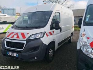 Fourgon avec parois et toit rigide Peugeot Boxer