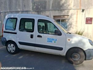 Fourgon avec parois et toit rigide Renault Kangoo