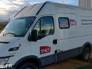 Fourgon avec parois et toit rigide Iveco 35C12