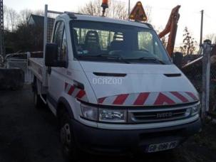 Fourgon avec parois et toit rigide Iveco 35C12