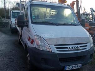 Fourgon avec parois et toit rigide Iveco 35C12