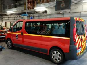 Fourgon avec parois et toit rigide Renault