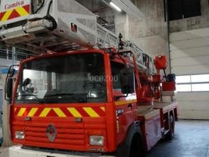 Fourgon bâché avec parois rigides Renault EPSA CAMIVA