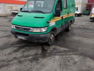 Fourgon avec parois et toit rigide Iveco 35C12
