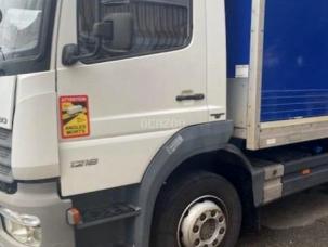 Fourgon avec parois et toit rigide Mercedes Atego