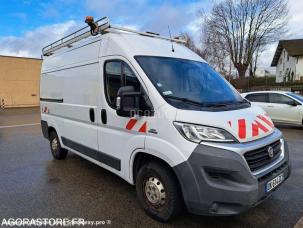 Fourgon avec parois et toit rigide Fiat Ducato