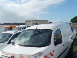 Fourgon avec parois et toit rigide Renault Kangoo