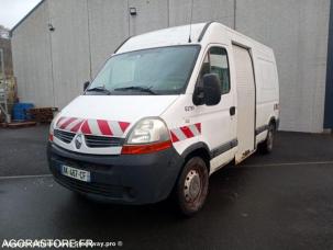 Fourgon avec parois et toit rigide Renault Master