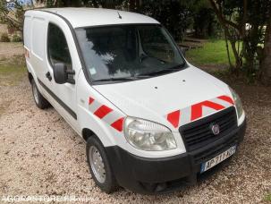 Fourgon avec parois et toit rigide Fiat DOBLO