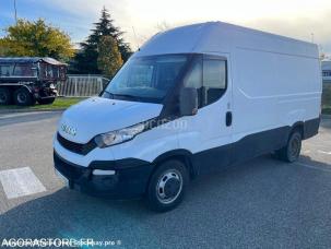 Fourgon avec parois et toit rigide Iveco Daily