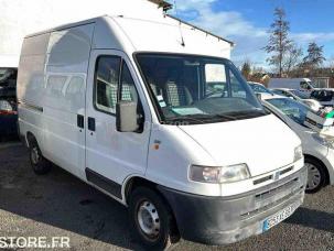 Fourgon avec parois et toit rigide Fiat Ducato
