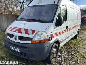 Fourgon avec parois et toit rigide Renault Master
