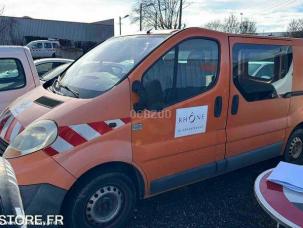 Fourgon avec parois et toit rigide Renault Trafic