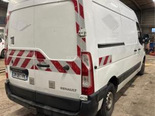 Fourgon avec parois et toit rigide Renault Master