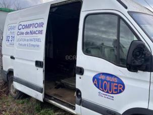Fourgon avec parois et toit rigide Renault Master
