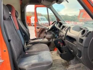 Fourgon avec parois et toit rigide Renault Master