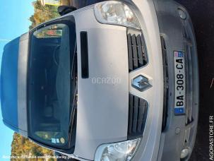 Fourgon avec parois et toit rigide Renault Trafic
