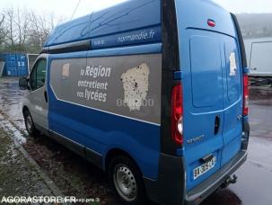 Fourgon avec parois et toit rigide Renault Trafic