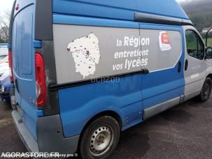 Fourgon avec parois et toit rigide Renault Trafic