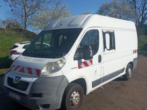 Fourgon avec parois et toit rigide Peugeot Boxer
