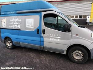 Fourgon avec parois et toit rigide Renault Trafic