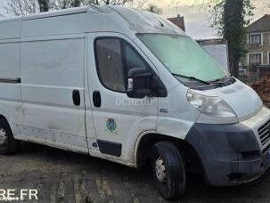 Fourgon avec parois et toit rigide Fiat Ducato