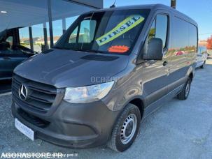 Fourgon avec parois et toit rigide Mercedes Sprinter