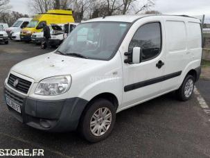 Fourgon avec parois et toit rigide Fiat DOBLO