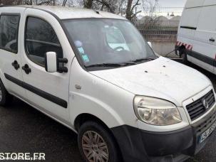 Fourgon avec parois et toit rigide Fiat DOBLO