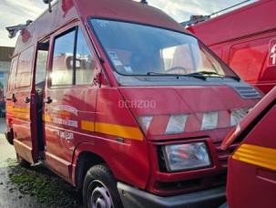 Fourgon avec parois et toit rigide Renault Trafic