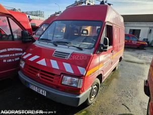 Fourgon avec parois et toit rigide Renault Trafic