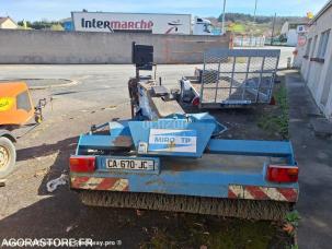 Fourgon bâché avec parois rigides nc