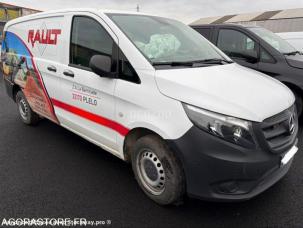 Fourgon avec parois et toit rigide Mercedes Vito