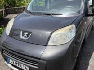 Fourgon avec parois et toit rigide Peugeot Bipper