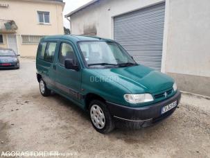 Fourgon avec parois et toit rigide Citroën Berlingo