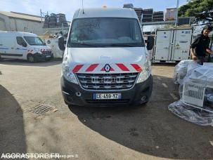 Fourgon avec parois et toit rigide Renault Master