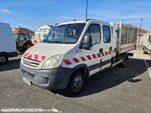 Benne basculante de chantier et de TP Iveco 35C12